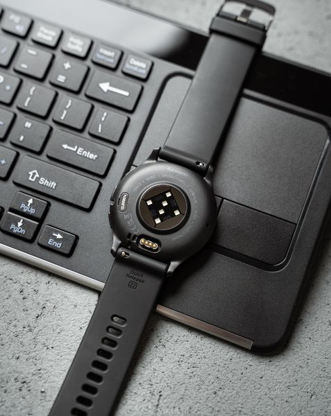 Смарт-годинник Garmin Venu 3 Slate stainless steel bezel with black case and silicone band (010-02784-01) 010-02784-01 фото