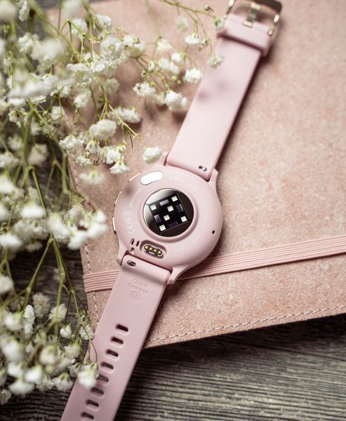 Смарт-годинник Garmin Venu 3S Soft gold stainless steel bezel with dust rose case and silicone band (010-02785-03) 010-02785-03 фото