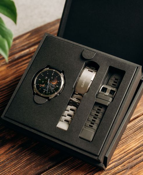 Смарт-годинник Garmin Fenix 8  47 mm AMOLED Sapphire Titanium with Vented titanium bracelet (010-02904-40) 010-02904-40 фото