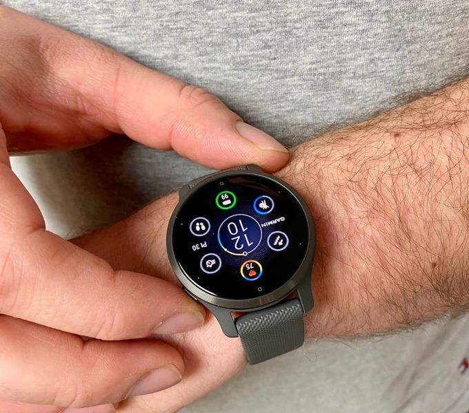 Смарт-годинник Garmin Venu 2S Slate Bezel with Graphite Case and Silicone Band (010-02429-10)  010-02429-10 фото